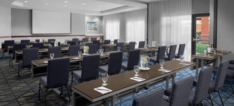 洛杉矶伯班克机场万怡酒店(Courtyard Los Angeles Burbank Airport)图片