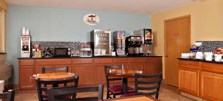威奇托机场速8酒店(Super 8 by Wyndham Wichita Airport)图片