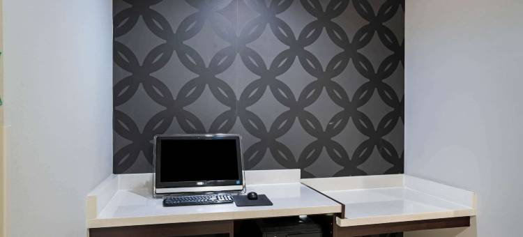 诺克斯维尔北I-75拉昆塔温德姆套房酒店(La Quinta Inn & Suites by Wyndham Knoxville North I-75)图片