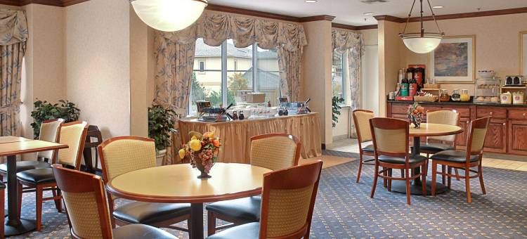 温泉城温德姆呗盟酒店(Baymont by Wyndham Hot Springs on the Lake)图片