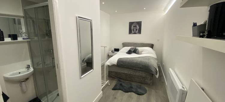 伦敦乌克斯桥美丽的一卧室工作室(1 Bed Studio - Sleeps 2 - Smoking - Parking - Wifi)图片