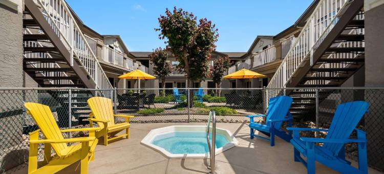 基洛纳戴斯酒店(Days Inn by Wyndham Kelowna)图片