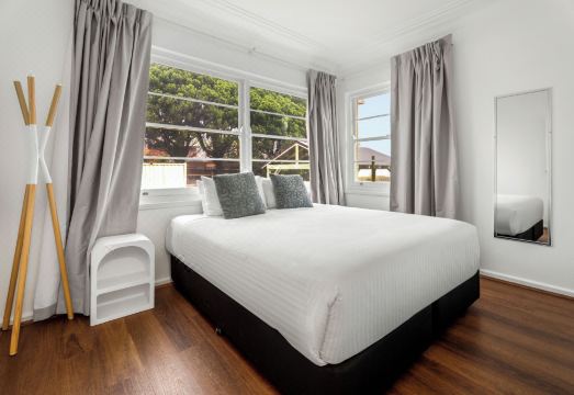 Villa Blue Hotel Overview