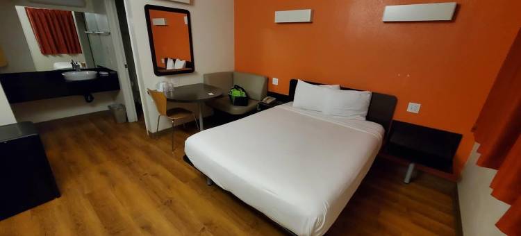 温德姆速8酒店佩塔卢马(Super 8 by Wyndham Petaluma)图片