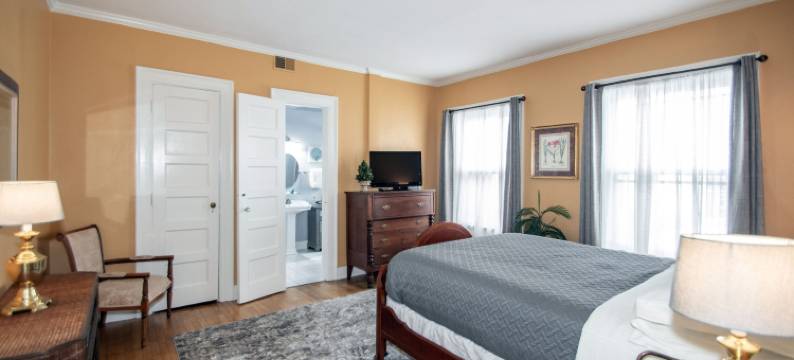 路肯恩格拉斯宾馆(Looking Glass Inn)图片