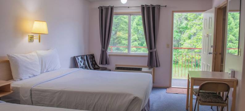 温德姆速8酒店 克利尔沃特 BC(Super 8 by Wyndham Clearwater BC)图片