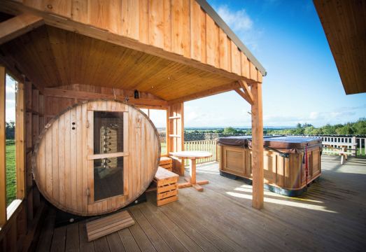 Atlas Hotel Overview