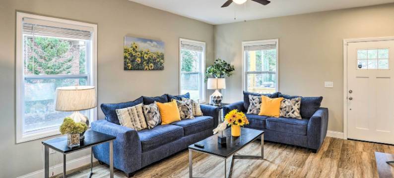 现代坎德勒之家带甲板和院子！(Modern Candler Home with Deck and Yard!)图片