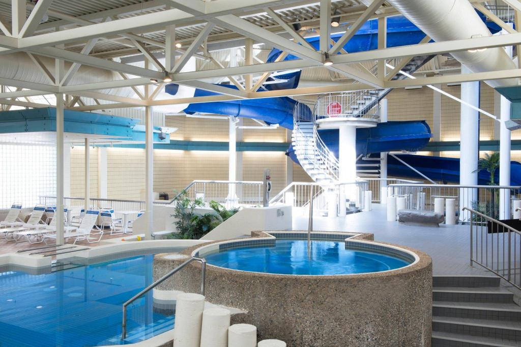 Sheraton Cavalier Saskatoon HotelOver view