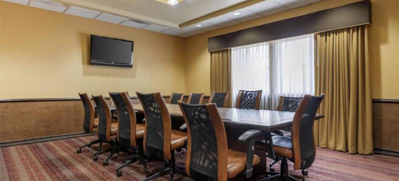 西马仑贝斯特韦斯特优质套房酒店(Best Western Plus Cimarron Hotel  Suites)图片