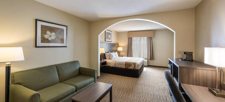 费什基尔南品质酒店及套房(靠近I-84)(Quality Inn & Suites Fishkill South Near I-84)图片