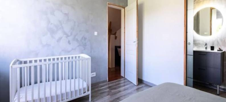 Houses & Villas for 8 People图片