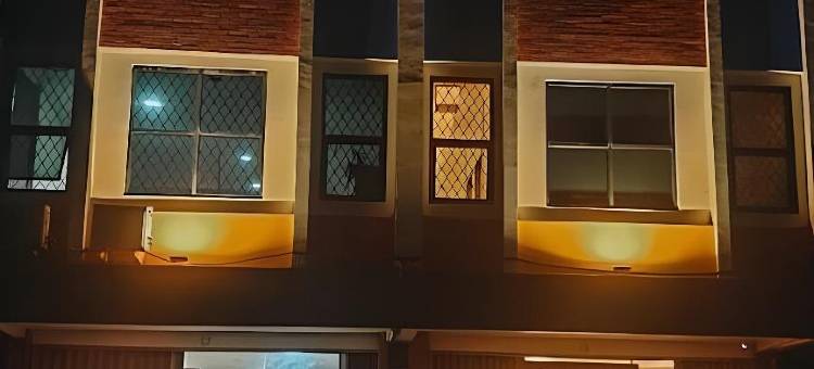 首都酒店芝科科尔红伙伴(Hotel Capital Cikokol RedPartner)图片