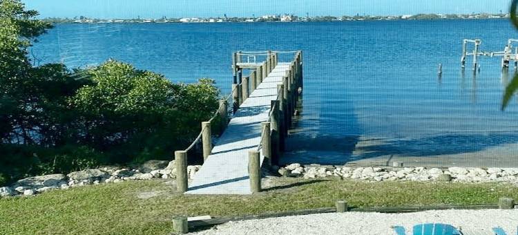 Steps to Water! Dock, Sunsets, and Hot Tub! Englewood, FL. the Best Kept Secret!图片
