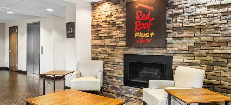 马隆红顶Plus套房酒店(Red Roof Plus+ & Suites Malone)图片