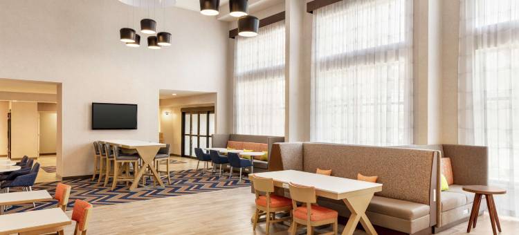 瓦尔帕莱索欢朋酒店及套房(Hampton Inn & Suites Valparaiso)图片