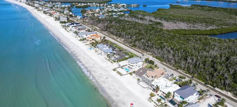 Sunset Gulf-Front Luxury – 4Br/4.5BA+Loft, Remodeled, Elevator & Beach Access图片