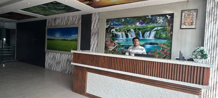 施里道吉玛哈拉杰宫酒店(Hotel Shri Dauji Maharaj Palace)图片