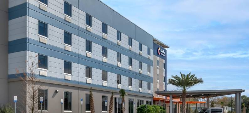 舒适酒店及套房，奥兰多桑福德机场(Comfort Inn & Suites Orlando Sanford Airport)图片