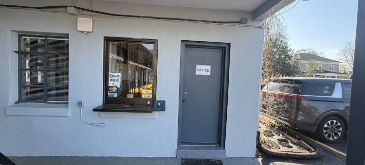 阿莫里铁路旅馆，靠近图珀洛，密西西比州(Railroad Inn Amory Near Tupelo MS)图片