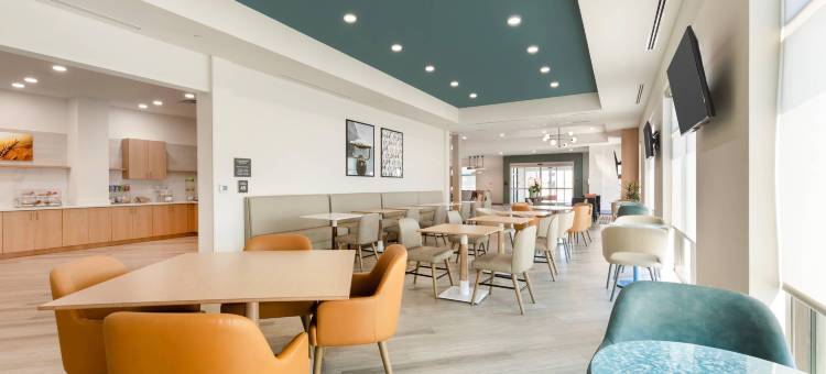 舒适套房酒店泰特斯维尔靠近肯尼迪航天中心(Comfort Suites Titusville Near Kennedy Space Center)图片