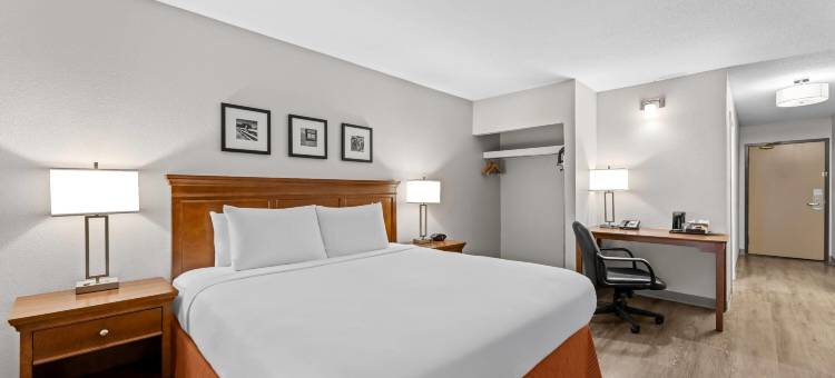 里贾纳温德姆Travelodge套房/Eastgate Bay酒店(Travelodge Suites by Wyndham Regina / Eastgate Bay)图片