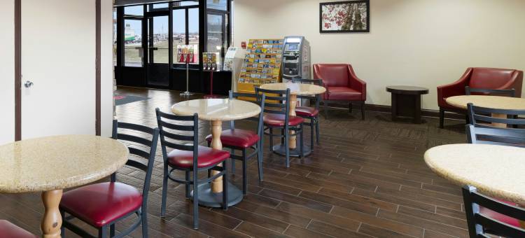 韦恩堡红顶酒店(Red Roof Inn Fort Wayne)图片
