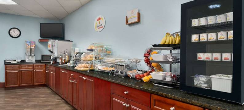 西格林威治-普罗维登斯温德姆速8酒店(Super 8 by Wyndham West Greenwich/Providence)图片