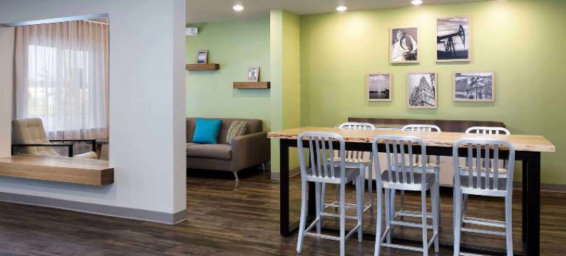 沃特福德市郊区开放式客房酒店(Suburban Studios Watford City)图片