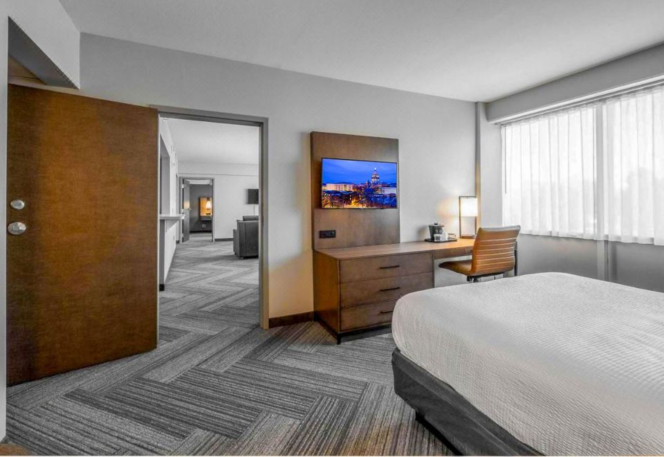 State House Inn Hotel Overview