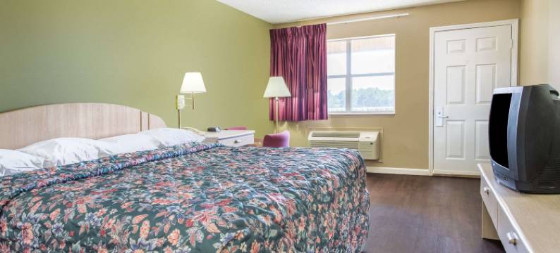 蒙蒂塞洛速8酒店(Super 8 by Wyndham Monticello)图片