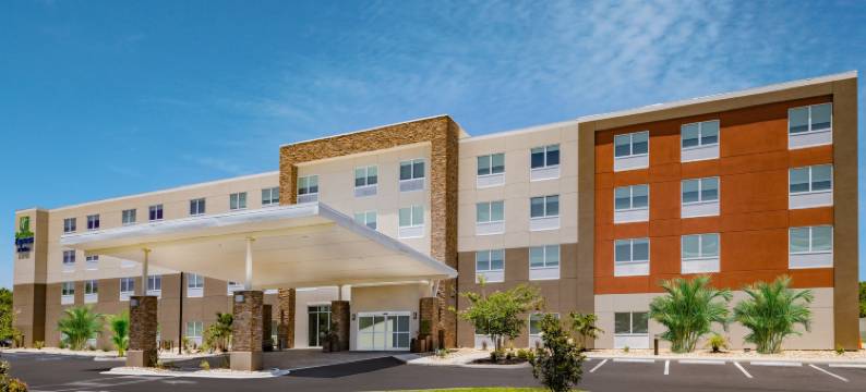 洲际酒店集团智选假日酒店及套房鲁斯金(Holiday Inn Express & Suites Ruskin - Sun City by IHG)图片