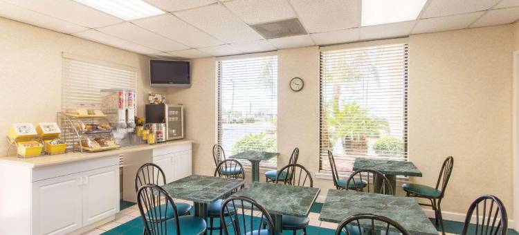 纳瓦拉 - 海滩/哈尔伯特附近温德姆戴斯套房酒店(Days Inn & Suites by Wyndham Navarre - Near Beaches/Hurlburt)图片