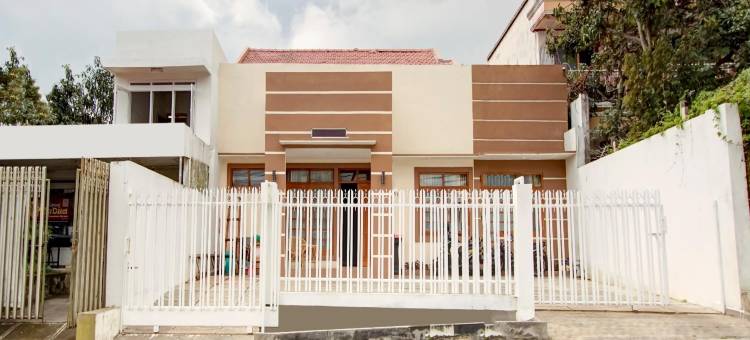 OYO 90175 Tl旅馆(RedDoorz at WR Supratman Batu)图片