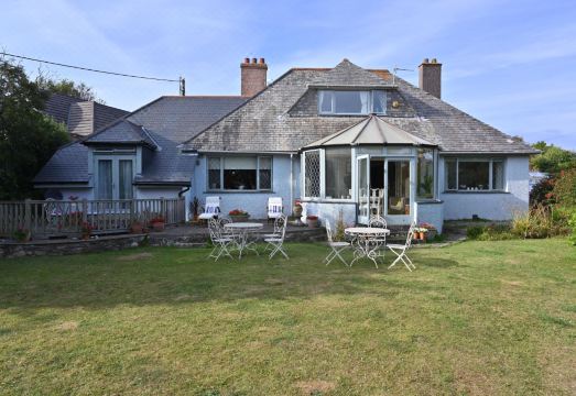 Halwell Lodge Hotel Overview