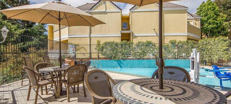 开普拓拉海滨凯艺套房酒店(Quality Inn & Suites Capitola by the Sea)图片