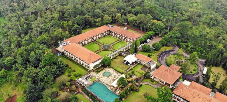 沙拉笛加埃莫里克萨里布普提酒店(D'Emmerick Salib Putih Hotel Salatiga)图片