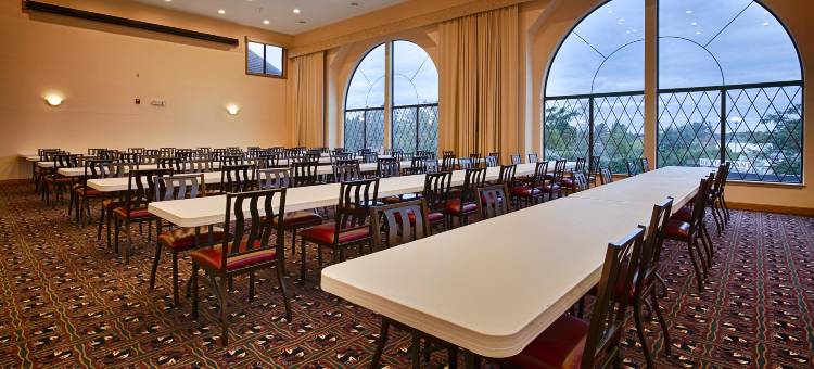 麦基诺城贝斯特韦斯特优质酒店(Best Western Plus Dockside Waterfront Inn)图片