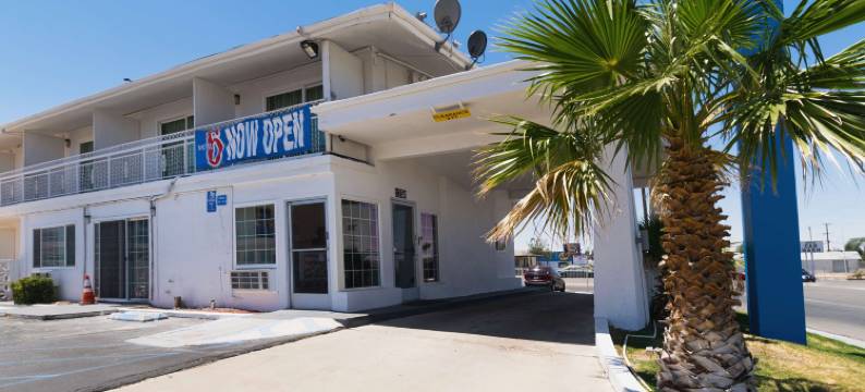 加利福尼亚州66号公路巴斯托6号汽车旅馆(Motel 6 Barstow, CA - Route 66)图片