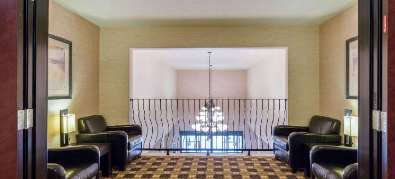 品质套房酒店亨茨维尔大学附近(Quality Suites Huntsville Near University)图片