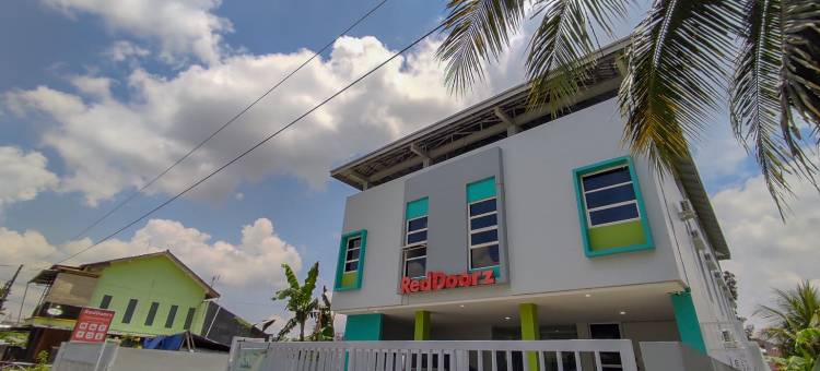 红门酒店清真-近萨特里亚体育馆区(RedDoorz Syariah Near Gor Satria Area)图片