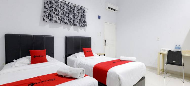红多兹Plus酒店-近棉兰坦林广场(RedDoorz Plus Near Thamrin Plaza Medan)图片