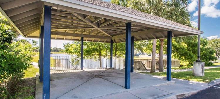 墨尔本机场郊区开放式客房酒店(Suburban Studios Melbourne Airport)图片