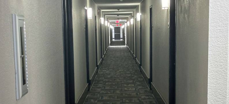 机场大道I-65凯艺套房酒店(Quality Inn & Suites at Airport Blvd I-65)图片