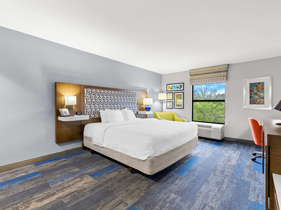 佛罗伦萨中城希尔顿欢朋酒店，近北阿拉巴马大学