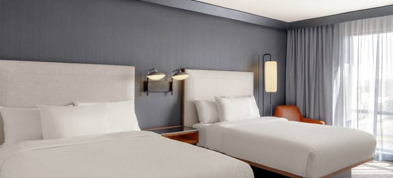 密尔沃基布鲁克菲尔德杨树溪万怡酒店(Courtyard Milwaukee Brookfield at Poplar Creek)图片