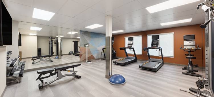 麦克弗森烛林套房酒店(Candlewood Suites Mcpherson)图片