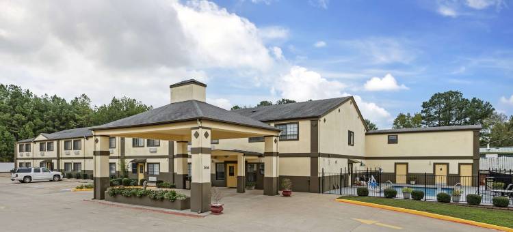 皮尼伍兹贝斯特韦斯特酒店(Best Western Pineywoods Inn)图片