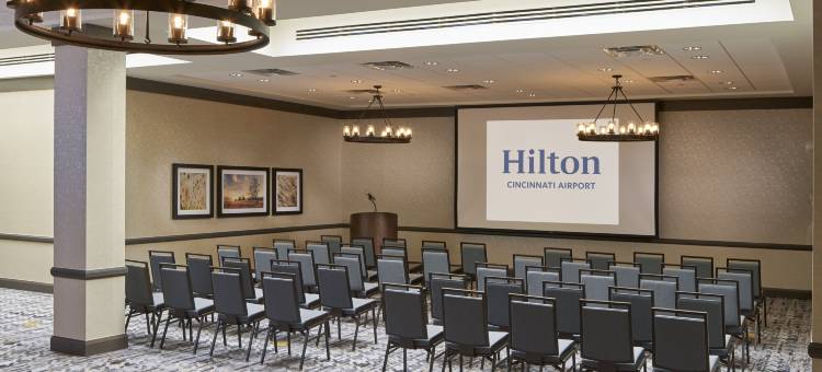 辛辛那提机场希尔顿酒店(Hilton Cincinnati Airport)图片
