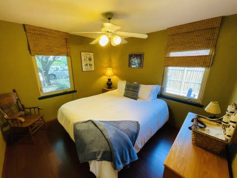 Central location with all the right amenities for the perfect vacation.